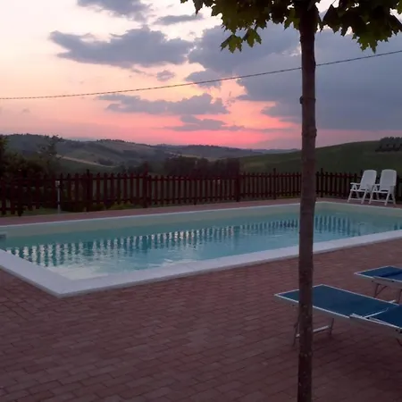 Sleeps 2 Pool Wifi *