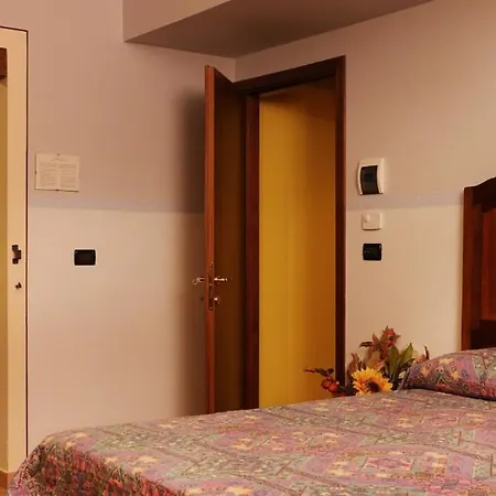 Sleeps 2 Pool Wifi * Casa Vici